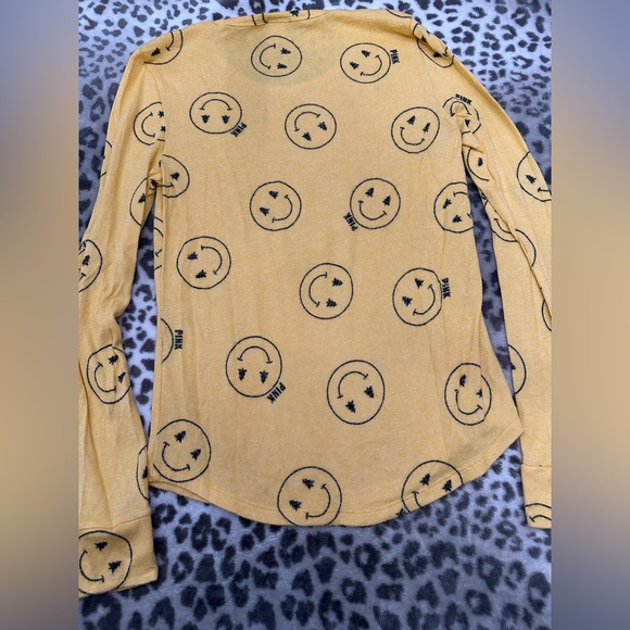 PINK Victoria’s Secret Smiley Face Sleepwear Pajama Top in Yellow Orange Medium - Picture 9 of 17